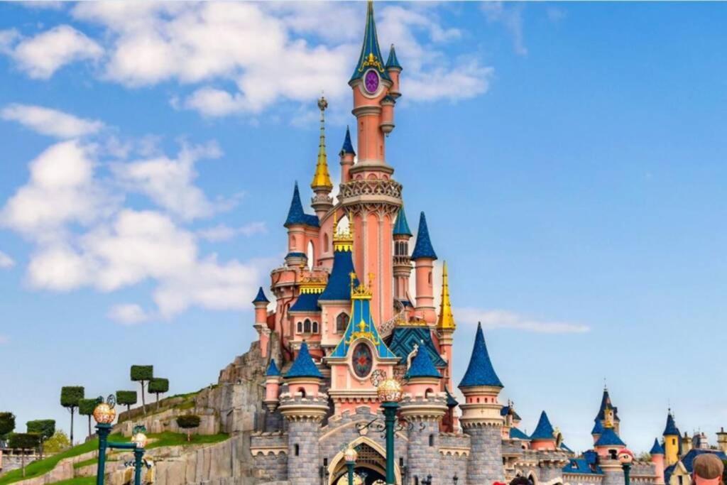 Disneyland Paris New Studio Suite Design Bailly-Romainvilliers Exterior photo